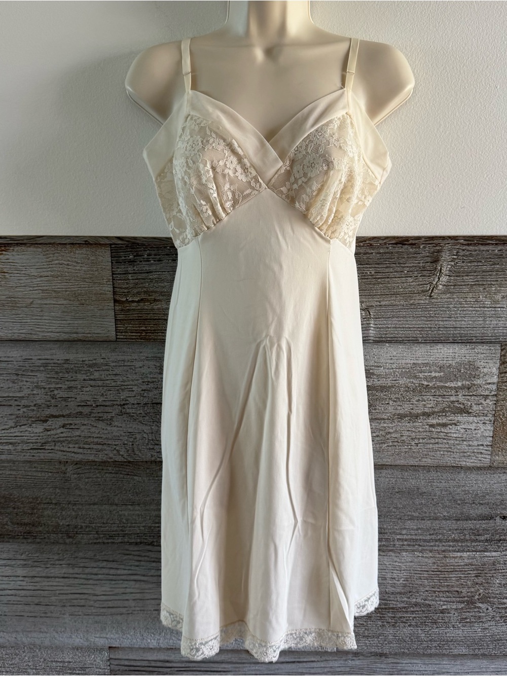 Vintage Van Raalte Suavette Full Slip Nightgown Size S/M Lace Nylon Tricot  (E1)